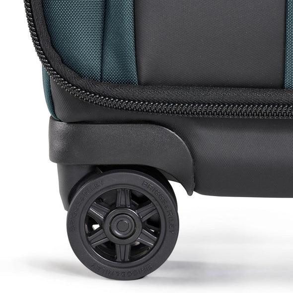 ZDX Domestic 22" Carry-On Expandable Spinner - ocean